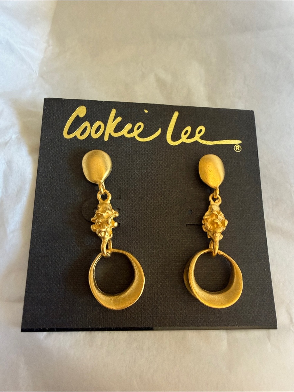 Cookie Lee Gold Textured Drop Dangle pierced Earring vintage y2k retro style